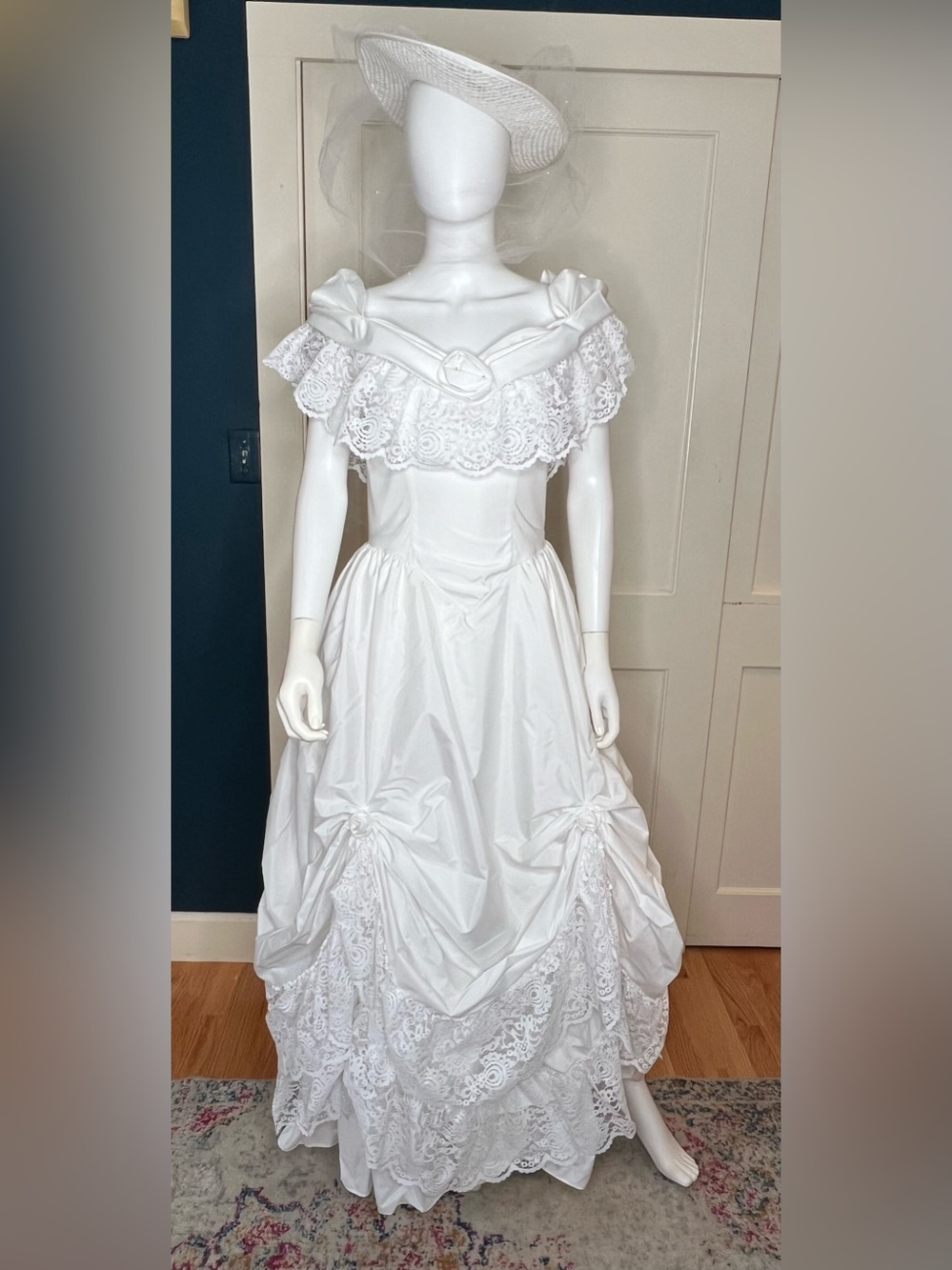 1980’s Vintage Wedding Dress, Vintage Junior’s 9 Excellent Condition